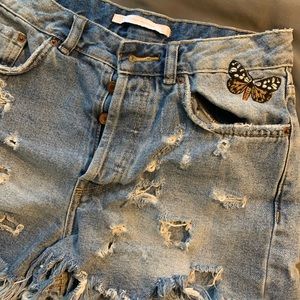 🦋embroidered Zara shorts